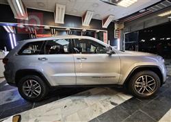 جیپ گراند شیرۆکی